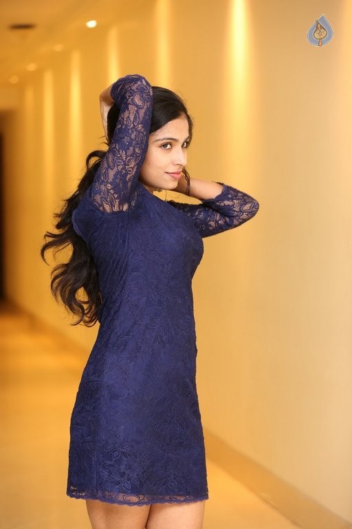 Vrushali Gosavi New Pics - 20 / 48 photos