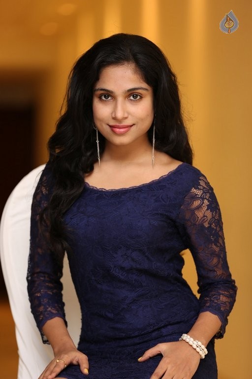 Vrushali Gosavi New Pics - 29 / 48 photos
