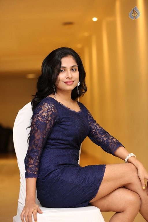 Vrushali Gosavi New Pics - 32 / 48 photos