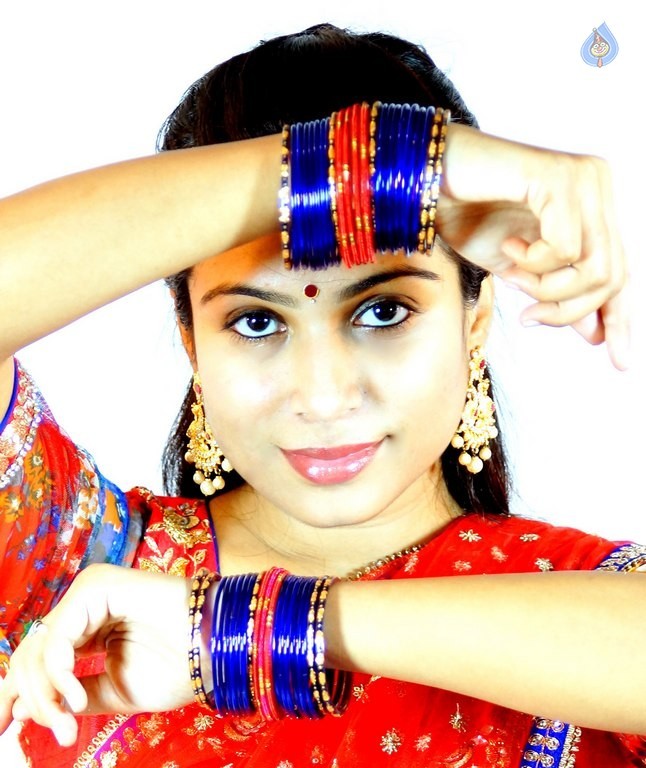 Vrushali Gosavi New Pics - 5 / 19 photos