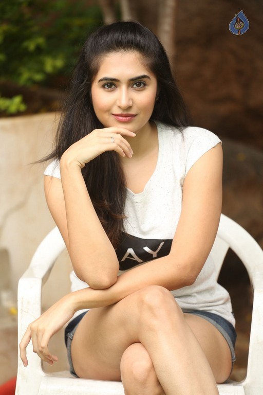 Vyoma Nandi New Gallery - 28 / 57 photos