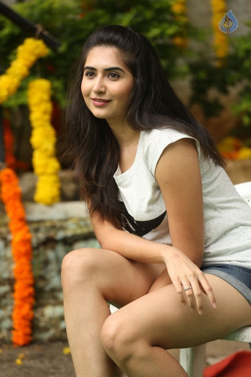 Vyoma Nandi New Gallery - 37 / 57 photos