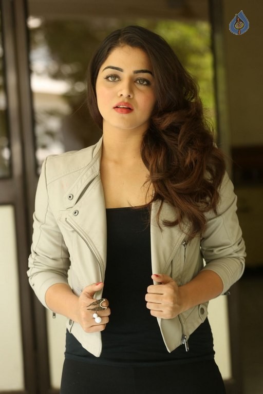 Wamiqa Gabbi New Pics - 41 / 59 photos