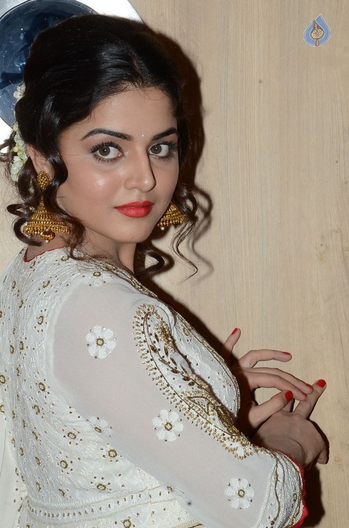 Wamiqa Gabbi Pics - 26 / 40 photos