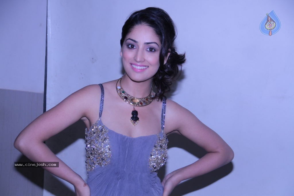 Yami Gautam Hot Stills - 10 / 17 photos