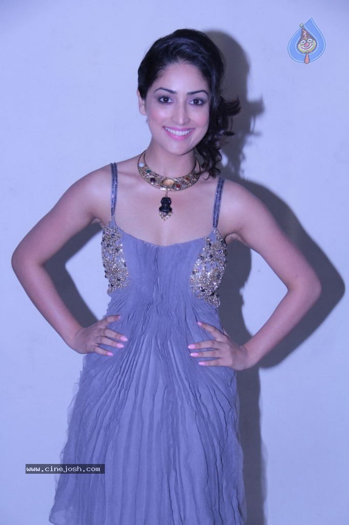 Yami Gautam Hot Stills - 17 / 17 photos