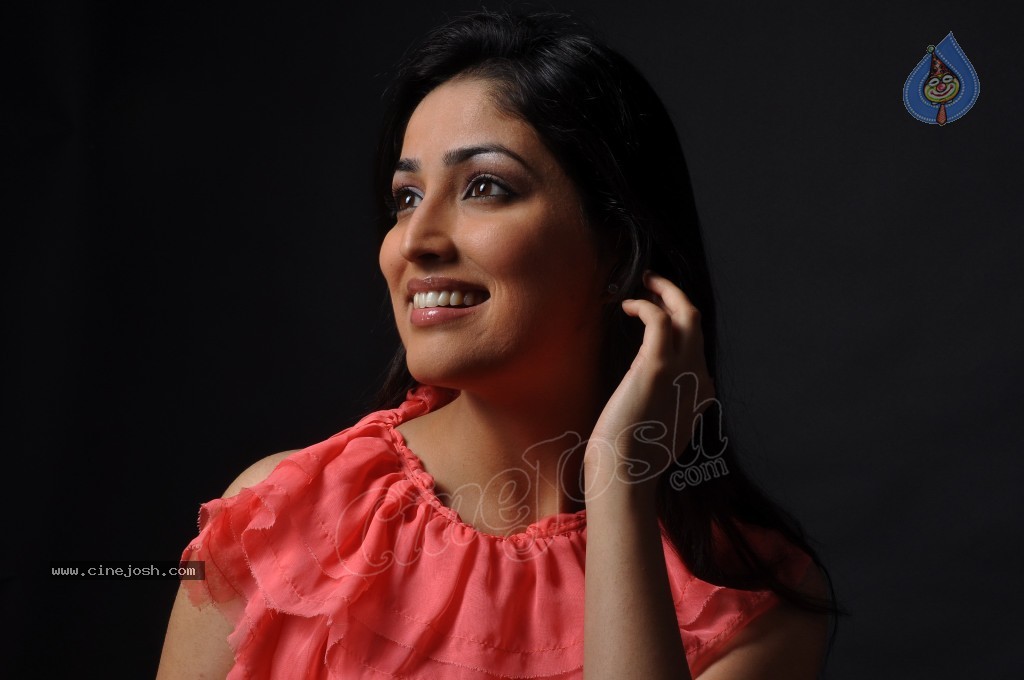 Yami Gautam Hot Stills - 8 / 51 photos