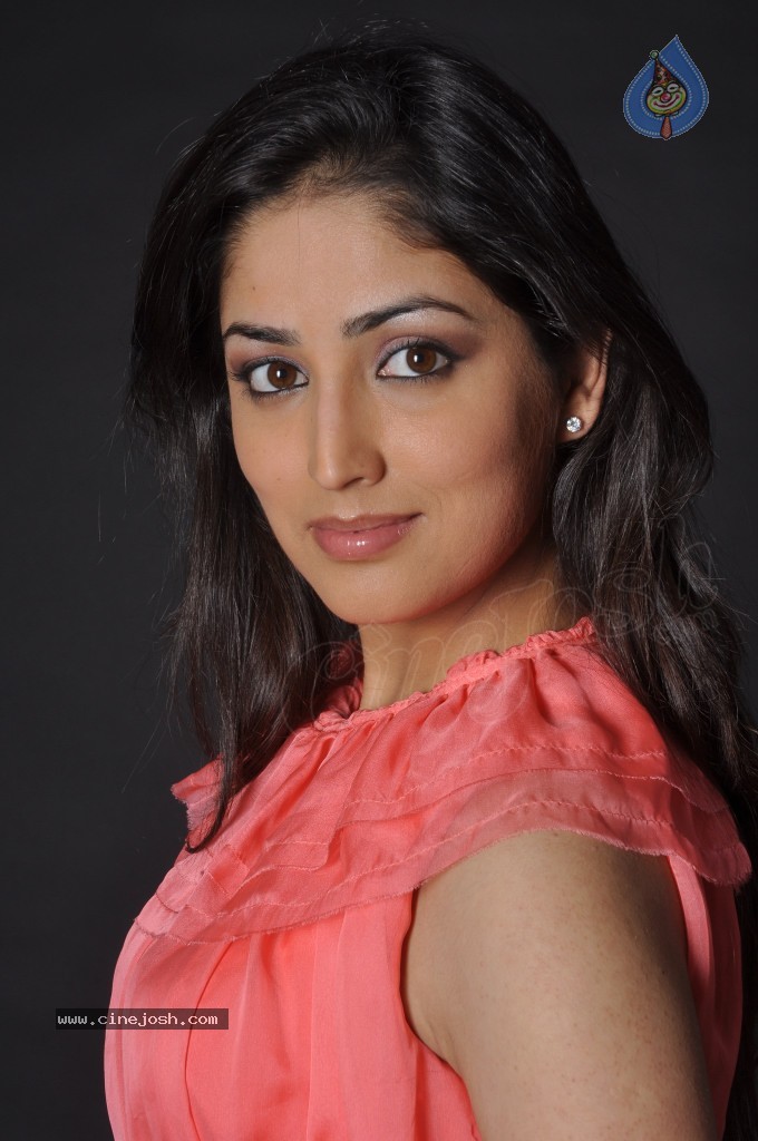 Yami Gautam Hot Stills - 30 / 51 photos