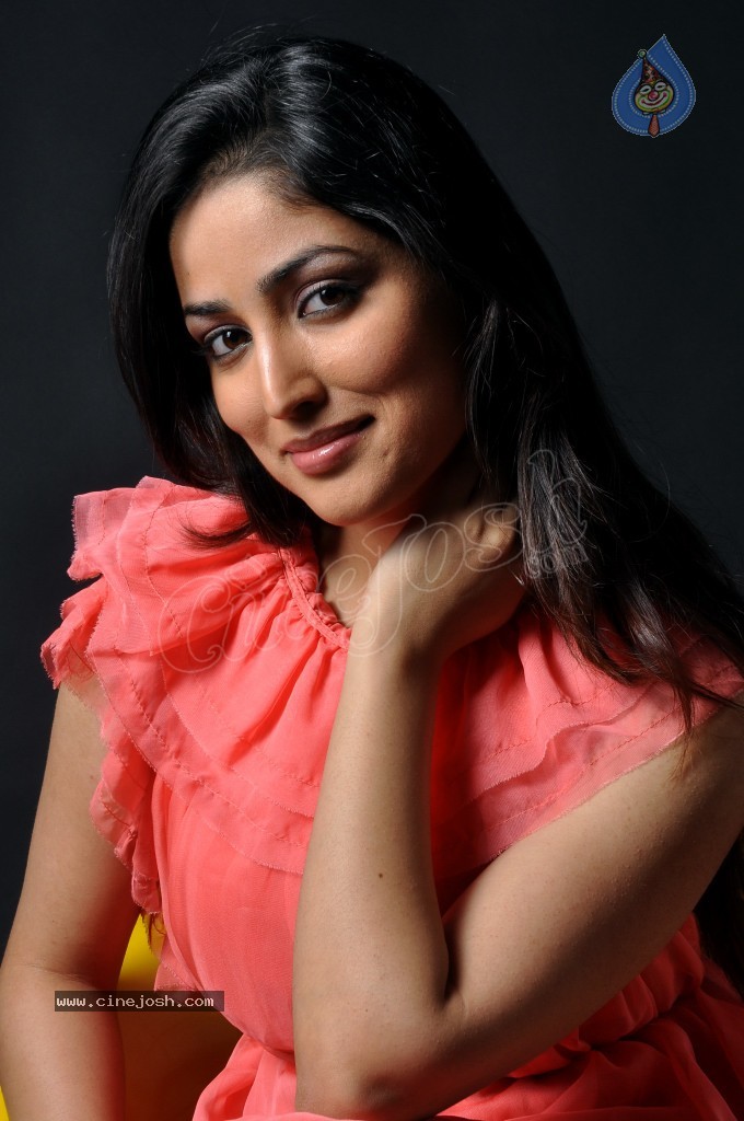 Yami Gautam Hot Stills - 32 / 51 photos