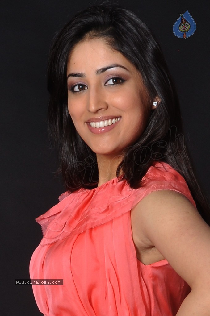 Yami Gautam Hot Stills - 49 / 51 photos