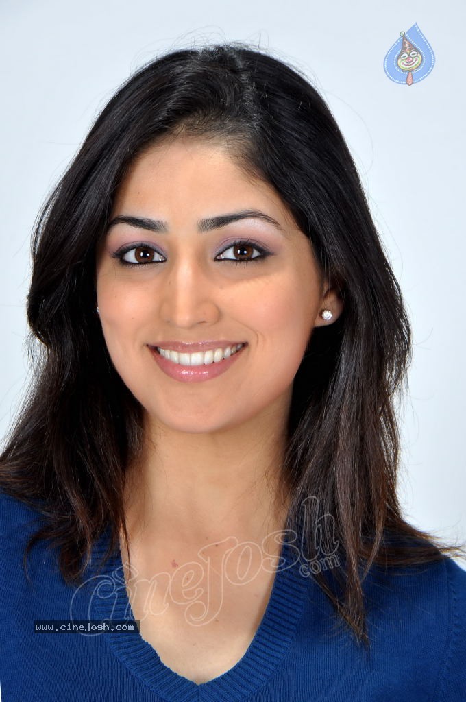Yami Gautham New Stills - 28 / 57 photos