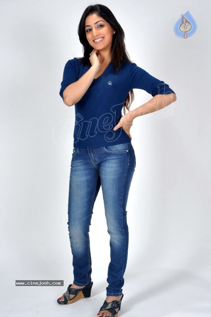 Yami Gautham New Stills - 39 / 57 photos