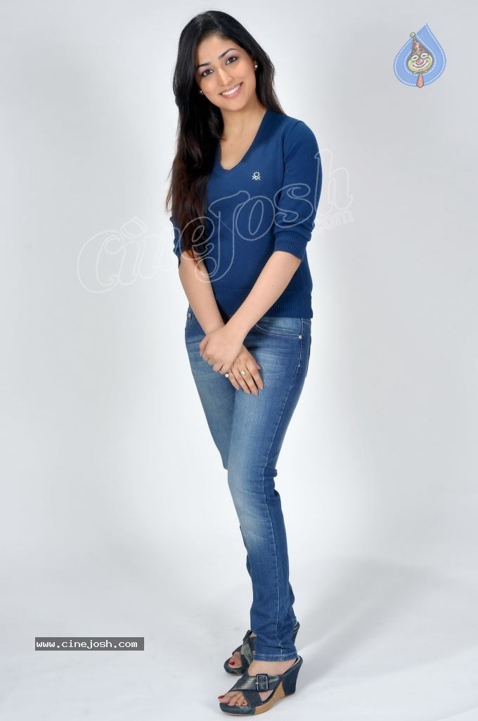 Yami Gautham New Stills - 55 / 57 photos