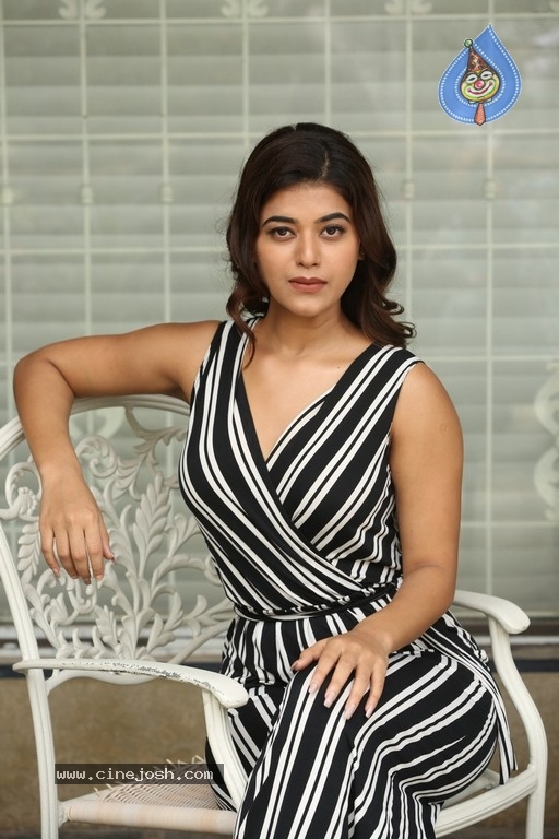 Yamini Bashker Latest Pics - 37 / 39 photos