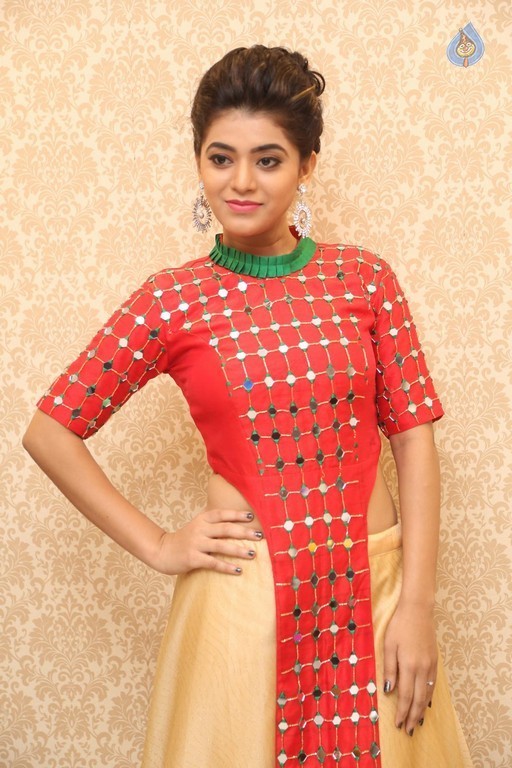 Yamini Bhaskar Latest Photos - 24 / 42 photos