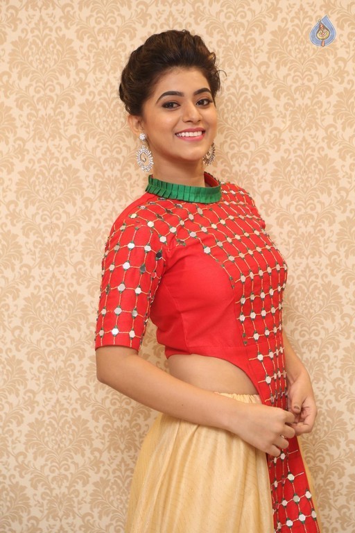 Yamini Bhaskar Latest Photos - 38 / 42 photos