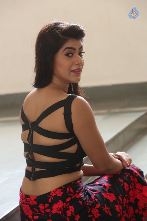 Yamini Bhaskar Latest Pics - 18 / 42 photos
