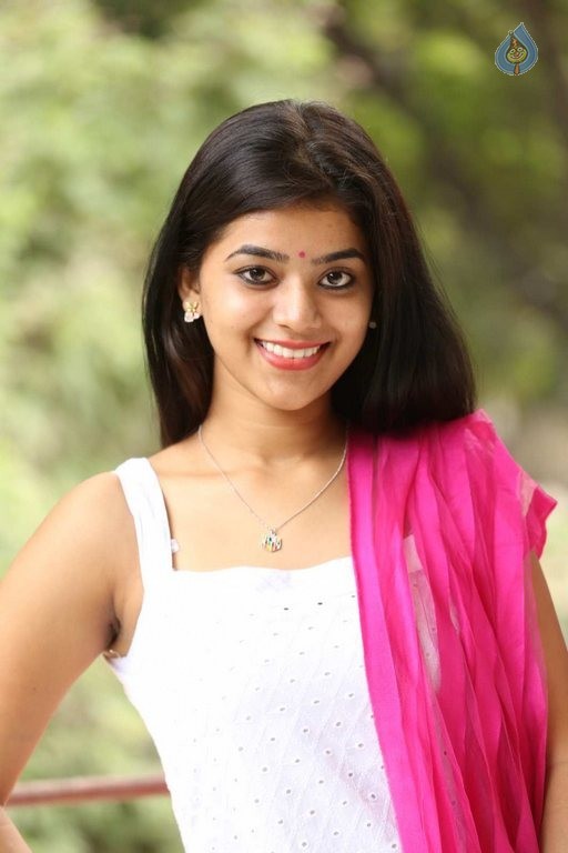Yamini Bhaskar New Photos - 39 / 49 photos