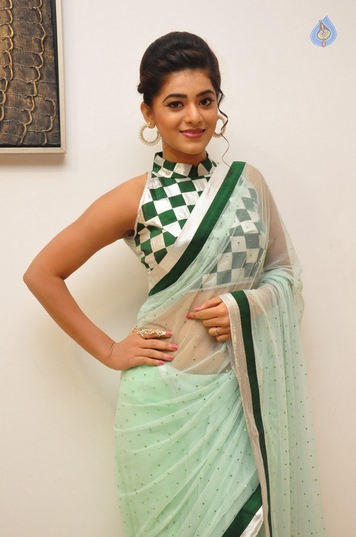 Yamini Bhaskar New Pics - 15 / 21 photos