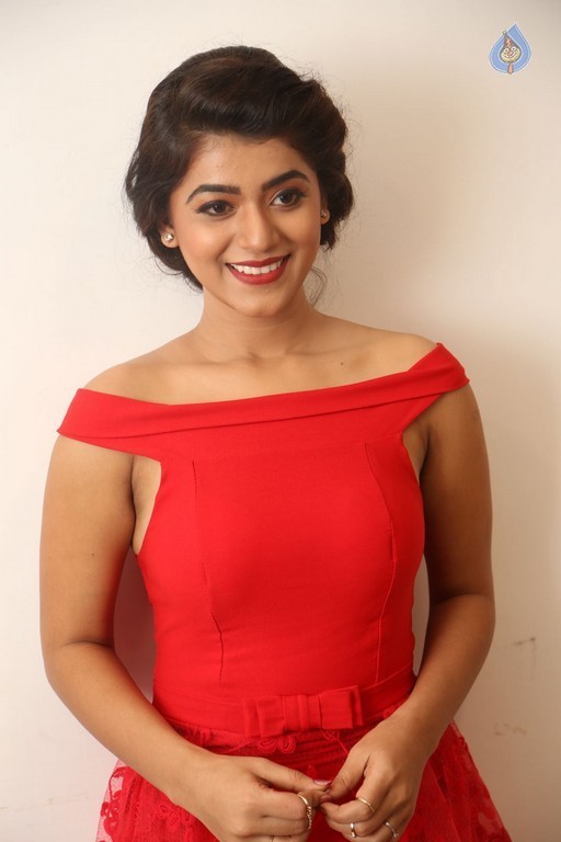 Yamini Bhaskar New Pics - 39 / 39 photos