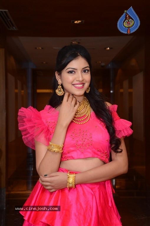 Yashu Mashetty Latest Photos - 13 / 21 photos
