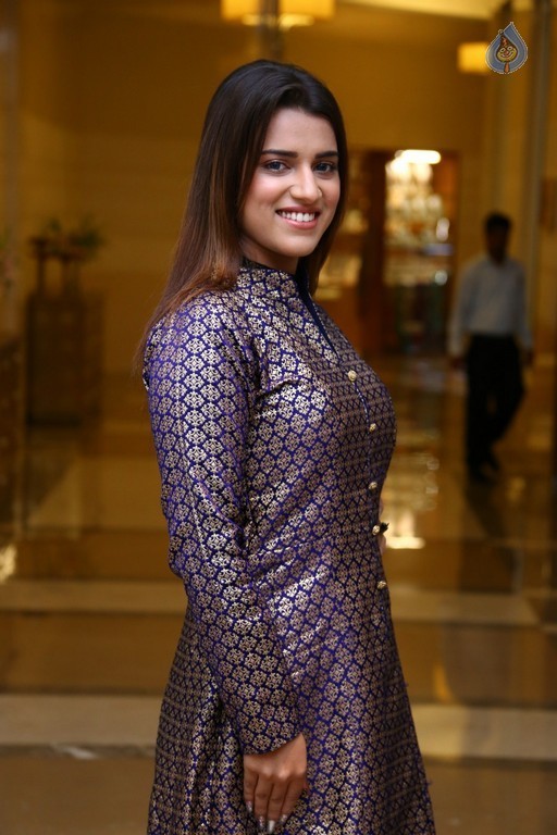 Yasmin Pathan New Photos - 12 / 33 photos