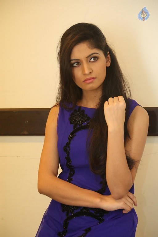 Zahida Sam Images - 21 / 38 photos