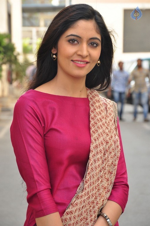 Zahida Sam New Images - 15 / 34 photos