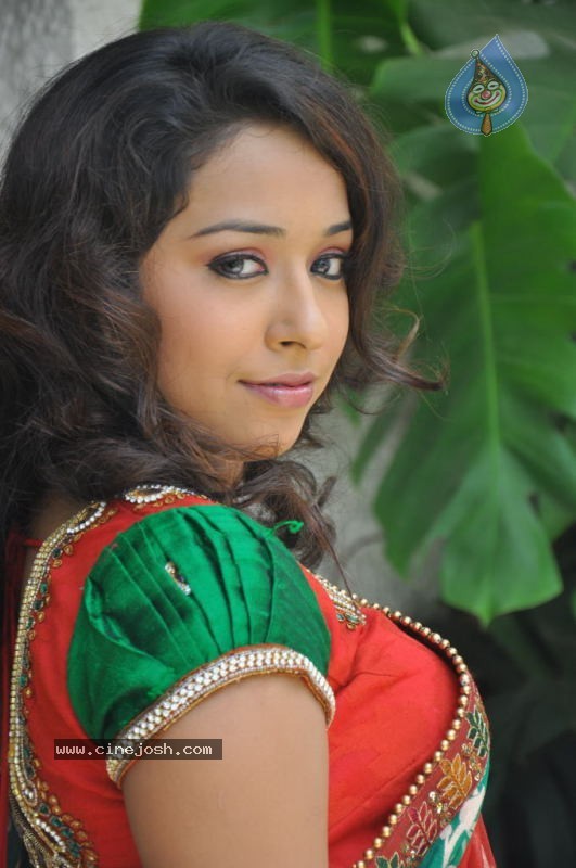 Zeba Hot Photos - 33 / 36 photos