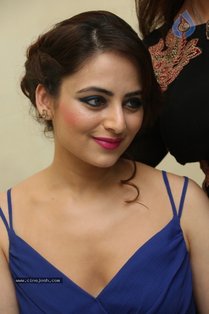 Zoya Afroz Hot Stills - 30 / 152 photos