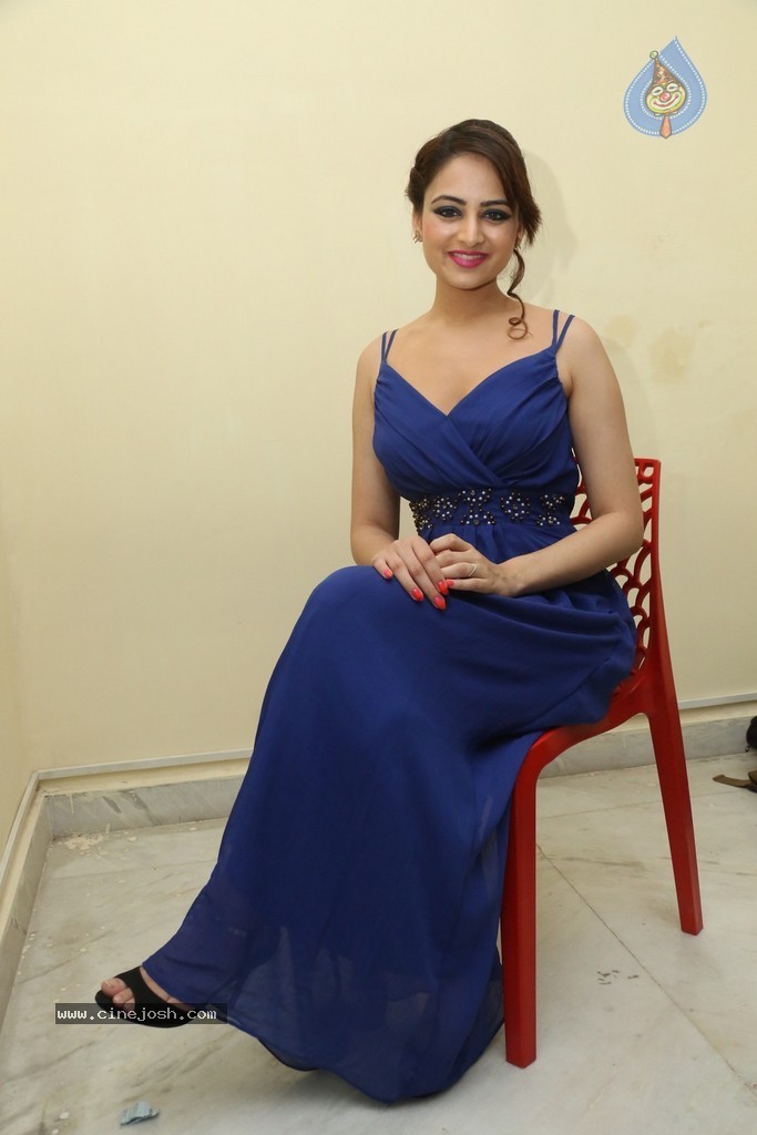 Zoya Afroz Hot Stills - 32 / 152 photos