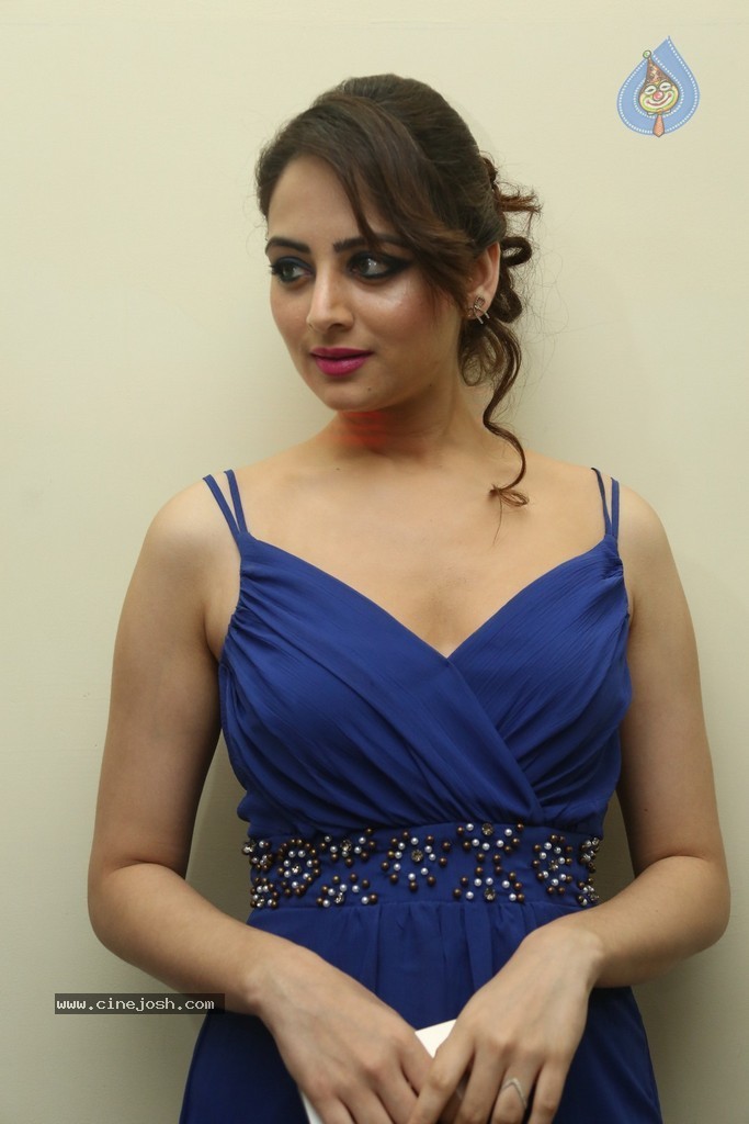 Zoya Afroz Hot Stills - 48 / 152 photos