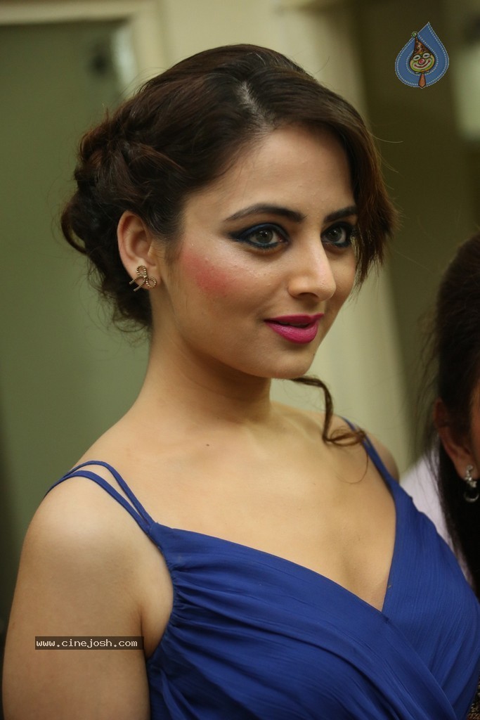 Zoya Afroz Hot Stills - 98 / 152 photos