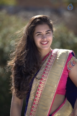 Actress Divi Prasanna Photos - 1 of 21