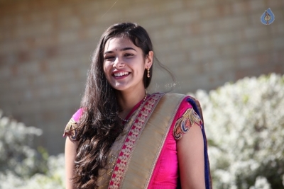 Actress Divi Prasanna Photos - 9 of 21