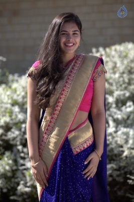 Actress Divi Prasanna Photos - 10 of 21