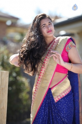 Actress Divi Prasanna Photos - 13 of 21