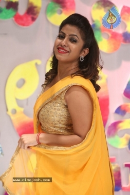 Actress Geethanjali New Images - 9 of 20