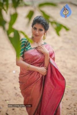 Actress Iswarya Menon  Photos - 1 of 9