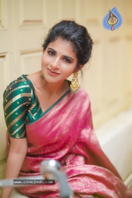 Actress Iswarya Menon  Photos - 3 of 9