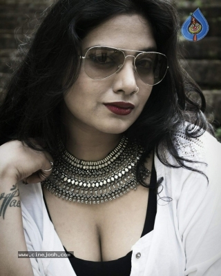 Actress Kavita Radheshyam Photos - 3 of 17