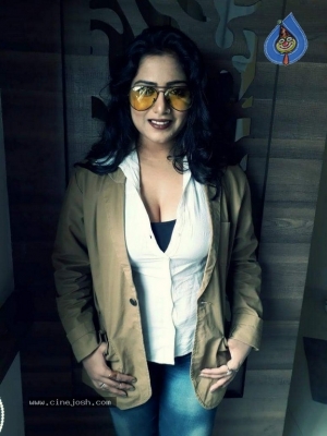 Actress Kavita Radheshyam Photos - 14 of 17