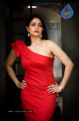 Actress Komal Sharma Photos - 3 of 14