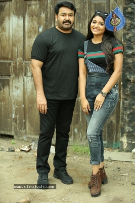 Actress Mirna Stills - 1 of 9