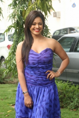 Actress Pooja Kumar Photos - 16 of 18