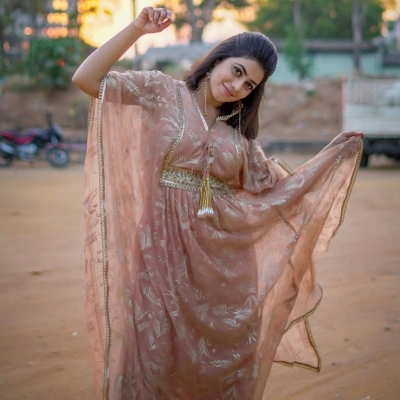 Actress Poorna Photos - 3 of 15