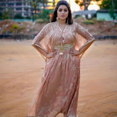 Actress Poorna Photos - 4 of 15