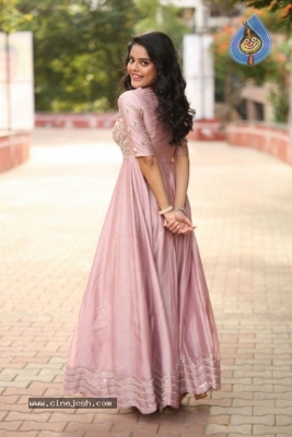Actress Riddhi Kumar Pics - 11 of 21