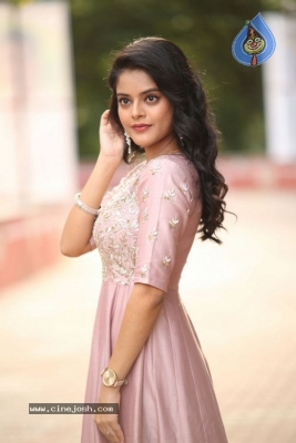 Actress Riddhi Kumar Pics - 13 of 21