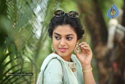 Actress Siddhi Idnani Latest Photos - 4 of 14